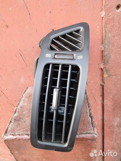 Дефлектор воздушный правый Kia Ceed