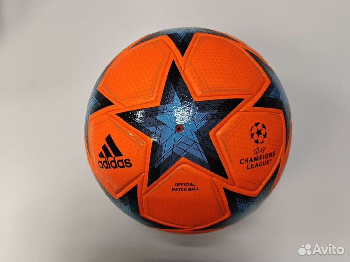 Футбольный мяч adidas зимние