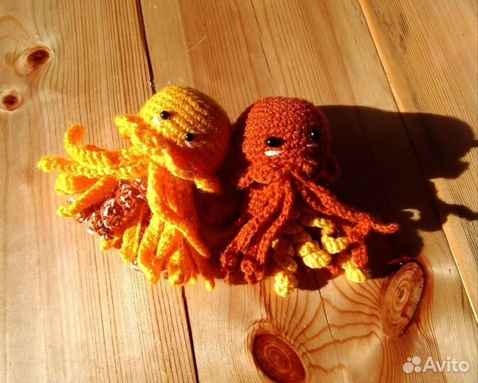 Вязанные игрушки ручной работы - осьминожки