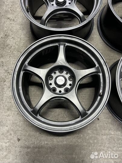 Литые диски 5Zigen 5x114.3 Цо 67.1 R17 Япония Идеа