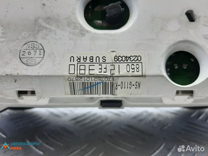 Щиток приборов (приборная панель) Subaru Impreza