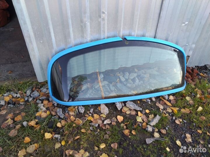 Стекло заднее