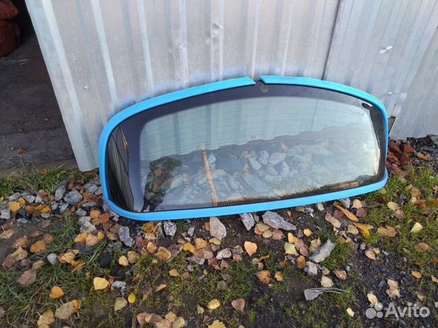 Стекло заднее