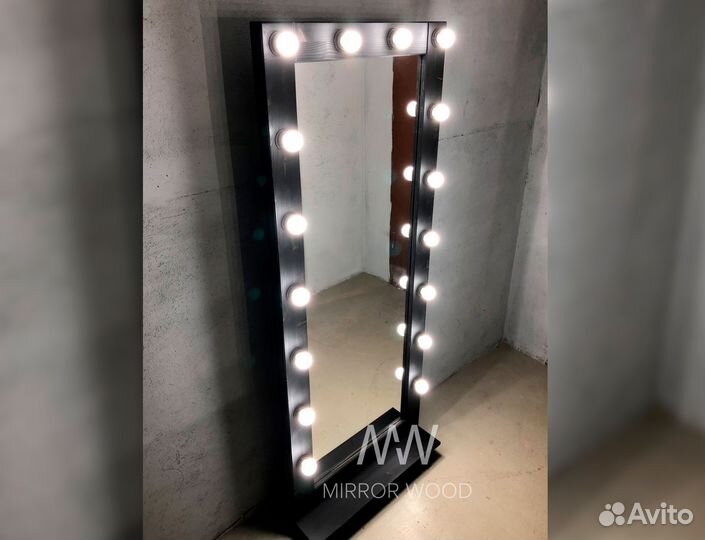Зеркало с подсветкой на подставке