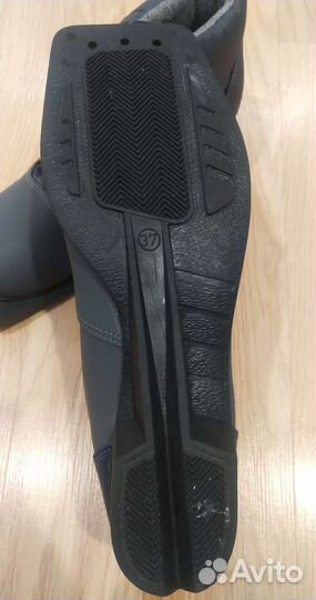 Лыжные ботинки(37 р.)