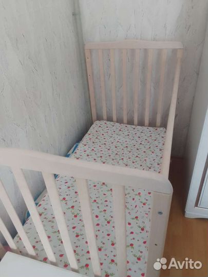 Детская кроватка