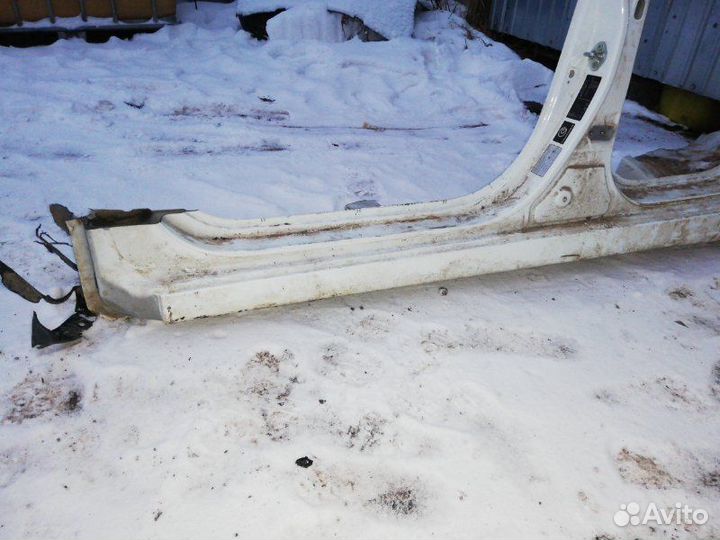 Порог со стойкой левый Hyundai Solaris 1 1.6 G4FC