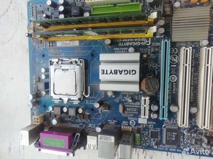 Материнская плата 775