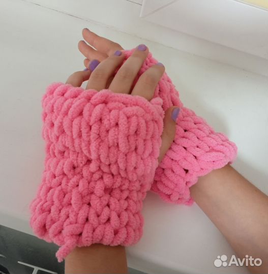 Митенки из плюшевой пряжи