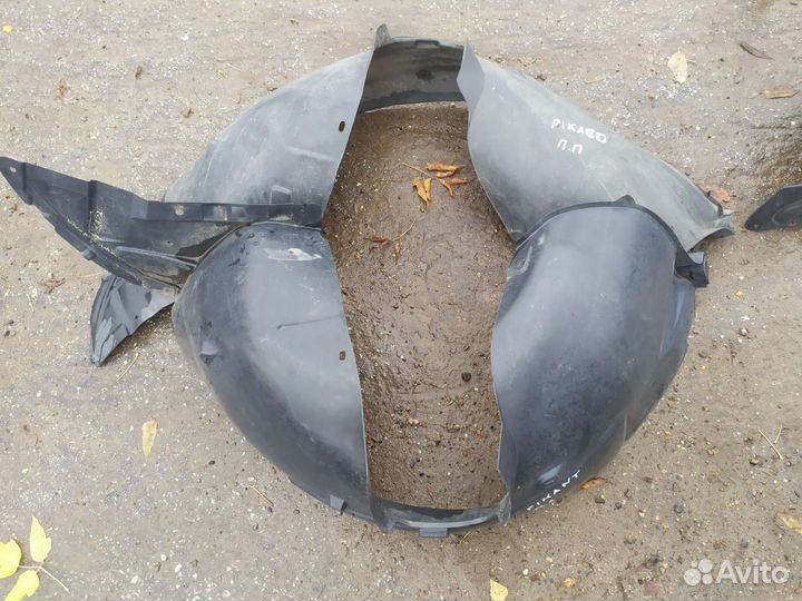 Подкрылок передний левый Citroen C3 Picasso