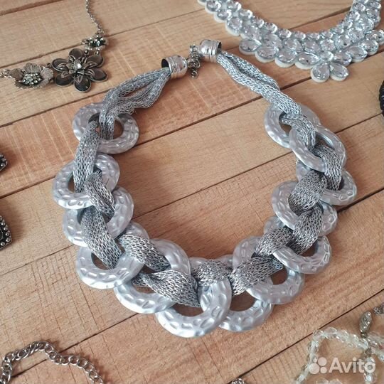 Бусы, колье, ожерелье