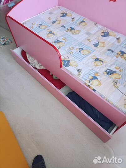 Кровать детская и матрас