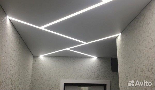 Потолки натяжные /световые линии/ подсветка