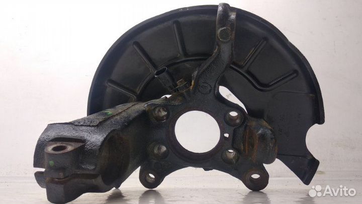 Кулак поворотный передний правый Volkswagen Jetta