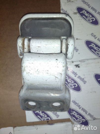 Петля двери Форд Транзит 2000-2014