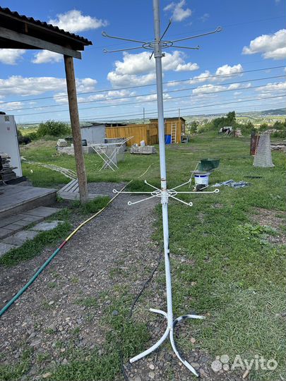 Вешалка напольная металлическая