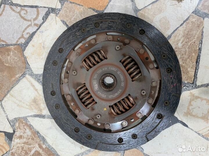 Диск сцепления с корзиной Ford Focus хэтчбэк 1.6