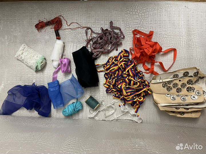 Тесьма, нитки, ленты