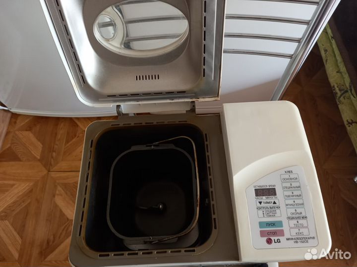 Продаю хлебопечку LG