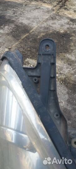 Фара передняя правая на opel astra h