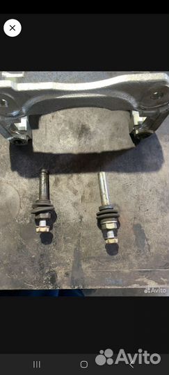 Скоба суппорта camry