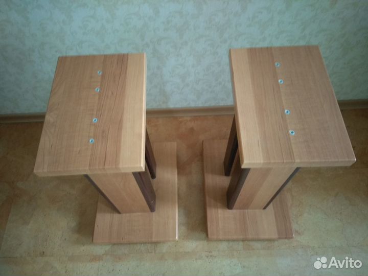 Стойка для акустики