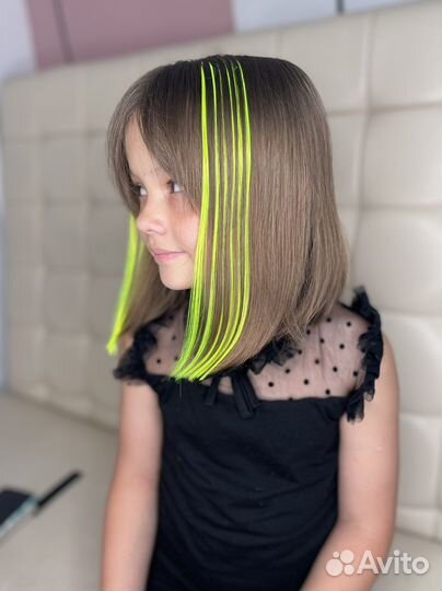 Наращивание цветных прядей