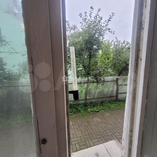 Доля в 4-к. квартире, 62,9 м², 1/5 эт.