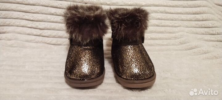 Угги для девочки р23 новые