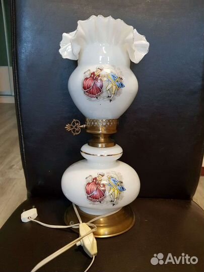 Коллекционная настольная лампа