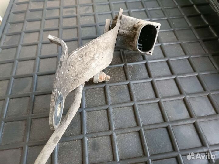 Датчик дорожного просвета клиренса бмв Е65 Е66