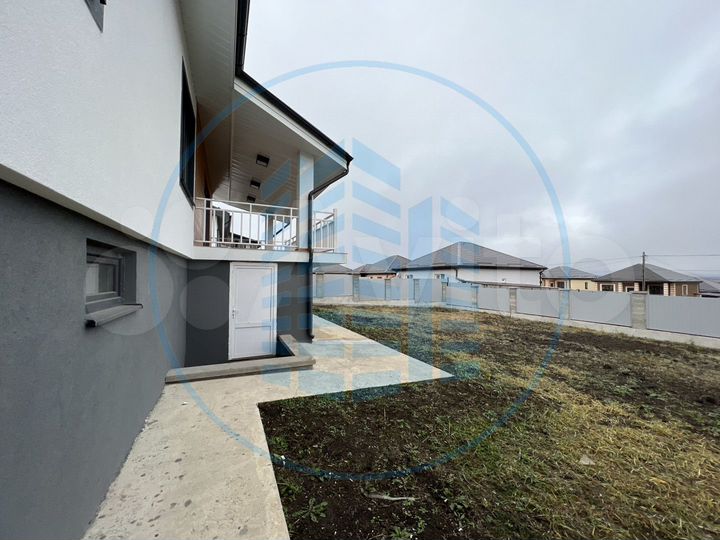 Дом 203,5 м² на участке 7,2 сот.