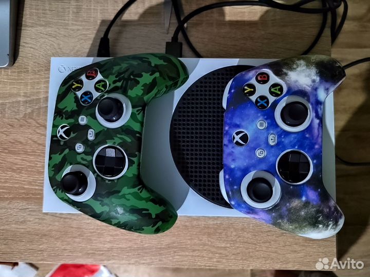 Xbox series s с рулём и телевизором