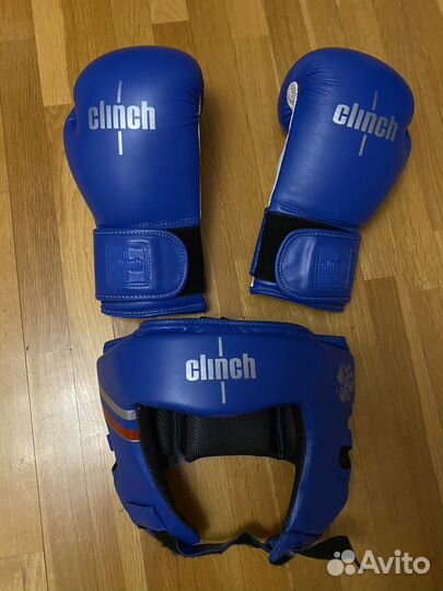 Боксерский шлем + перчатки clinch