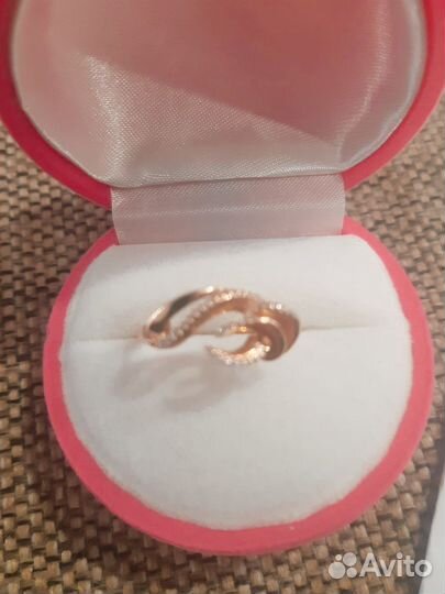 Золотое кольцо женское 585