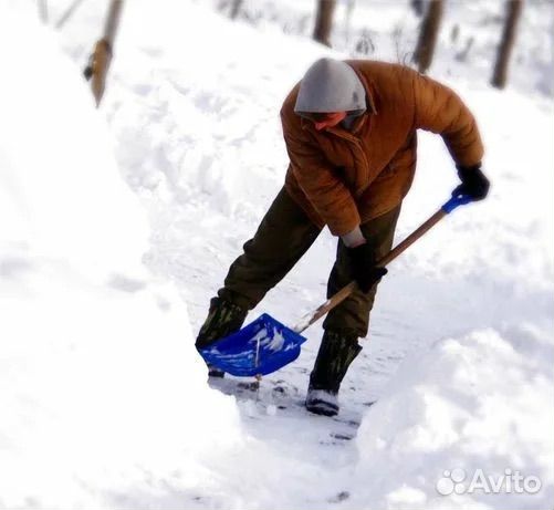 Уборка снега вручную