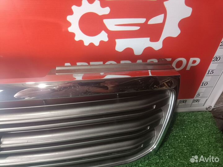 Решетка радиатора Toyota Land Cruiser 100