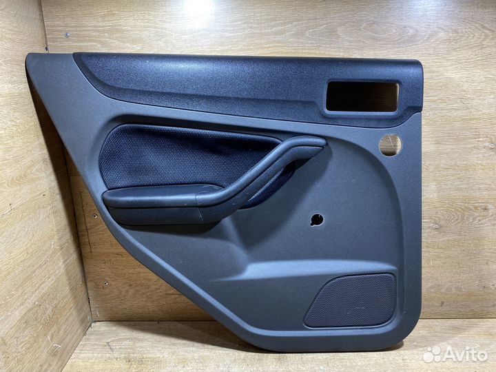 Обшивка задняя левая Ford Focus 2 79125