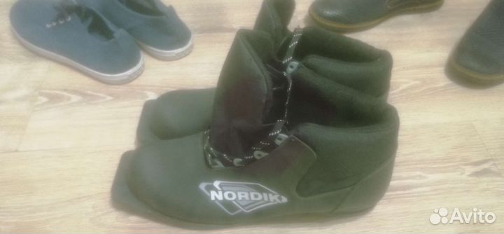 Лыжные ботинки