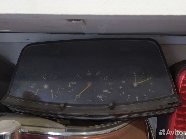 Щиток приборов MB123 стекла решётка оптика