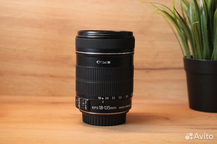 Canon EF-S 18-135mm IS