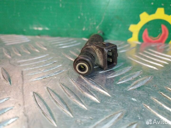 Форсунка топливная Audi A8 D3 седан