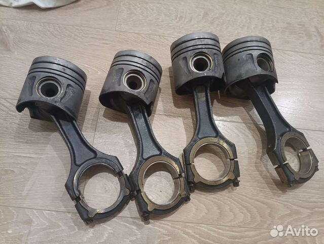 Поршни с шатунами Mercedes Benz OM651