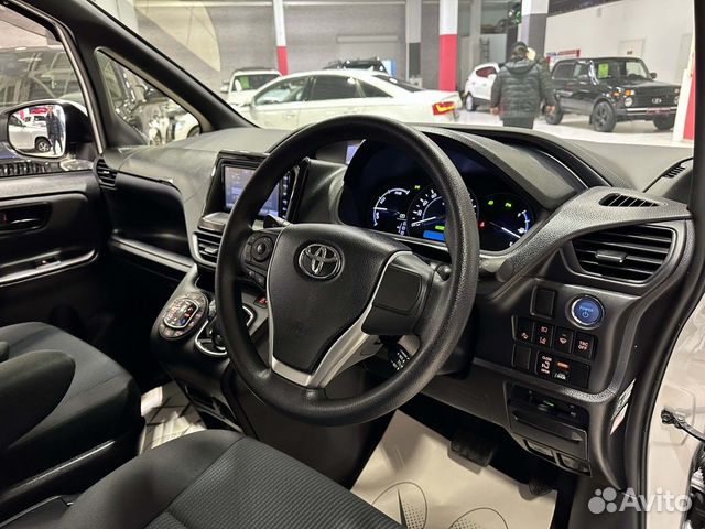 Toyota Voxy 1.8 CVT, 2019, 62 000 км