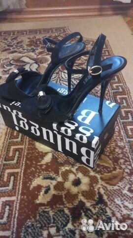 Продам босоножки