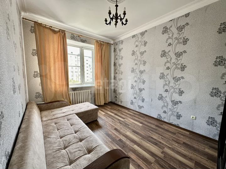 2-к. квартира, 65 м², 4/9 эт.