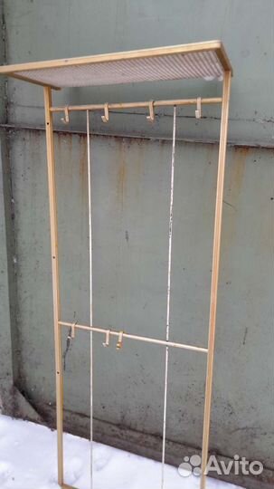 Вешалка настенная металлическая