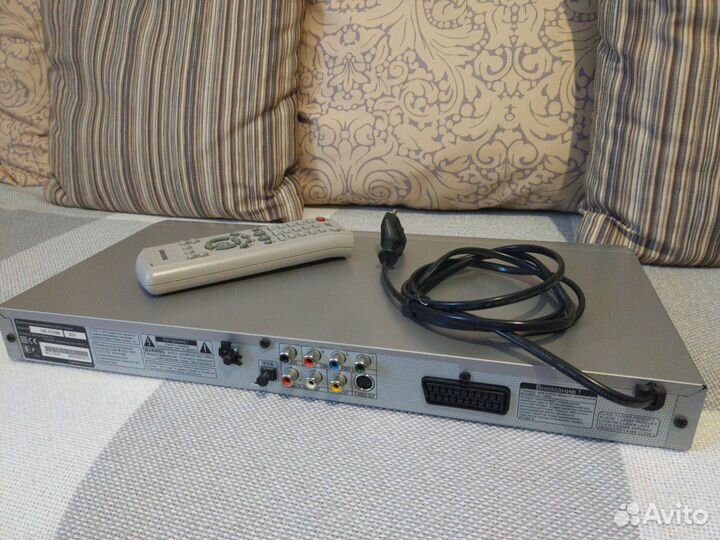 DVD-плеер Samsung DVD-P249M