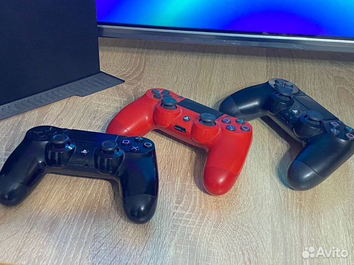 Ps4 slim 1Tb+ 3геймпада+Gta 5