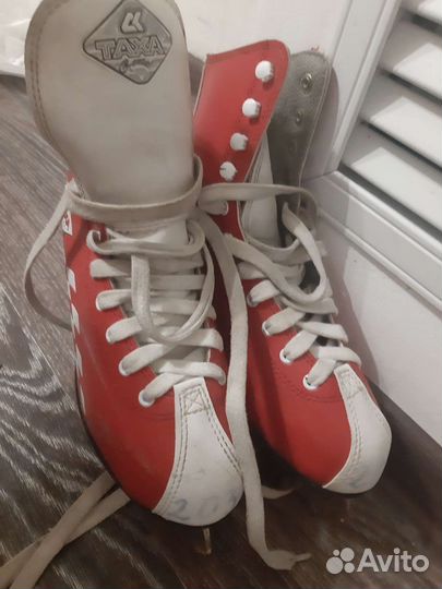 Коньки хоккейные профессиональные